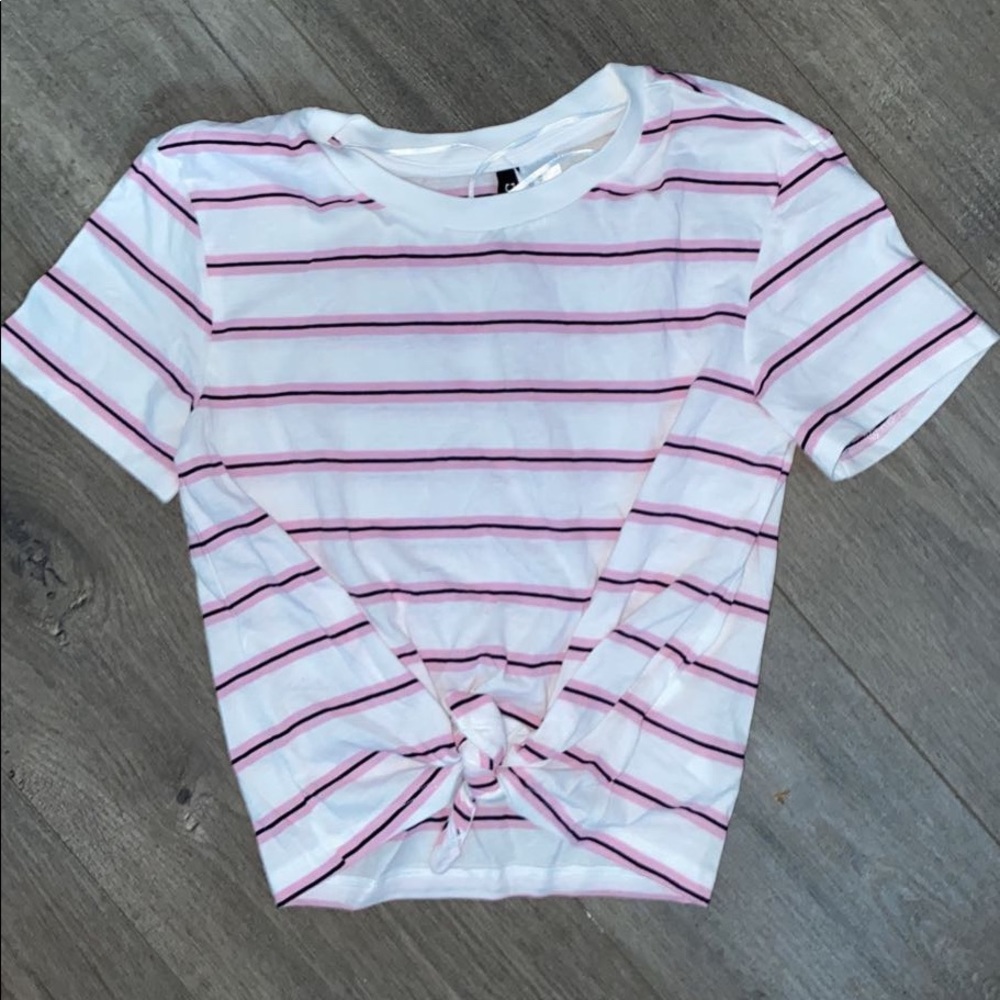 NEVER WORN H & M TOP ❗️